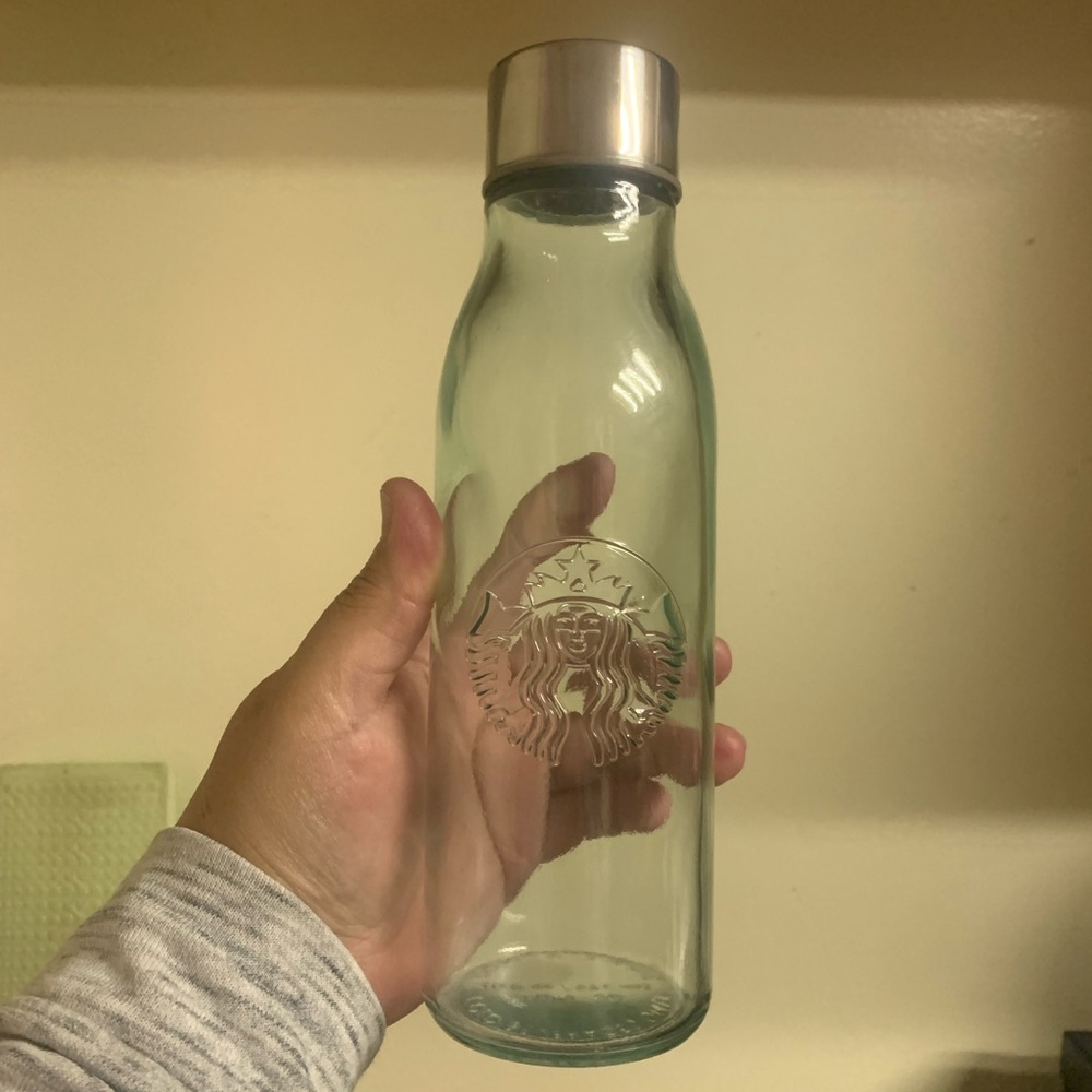 Starbucks 20 ounce glass bottle water bottle with lid